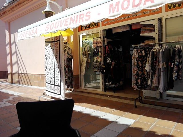 Centro Comercial Oliva Nova
